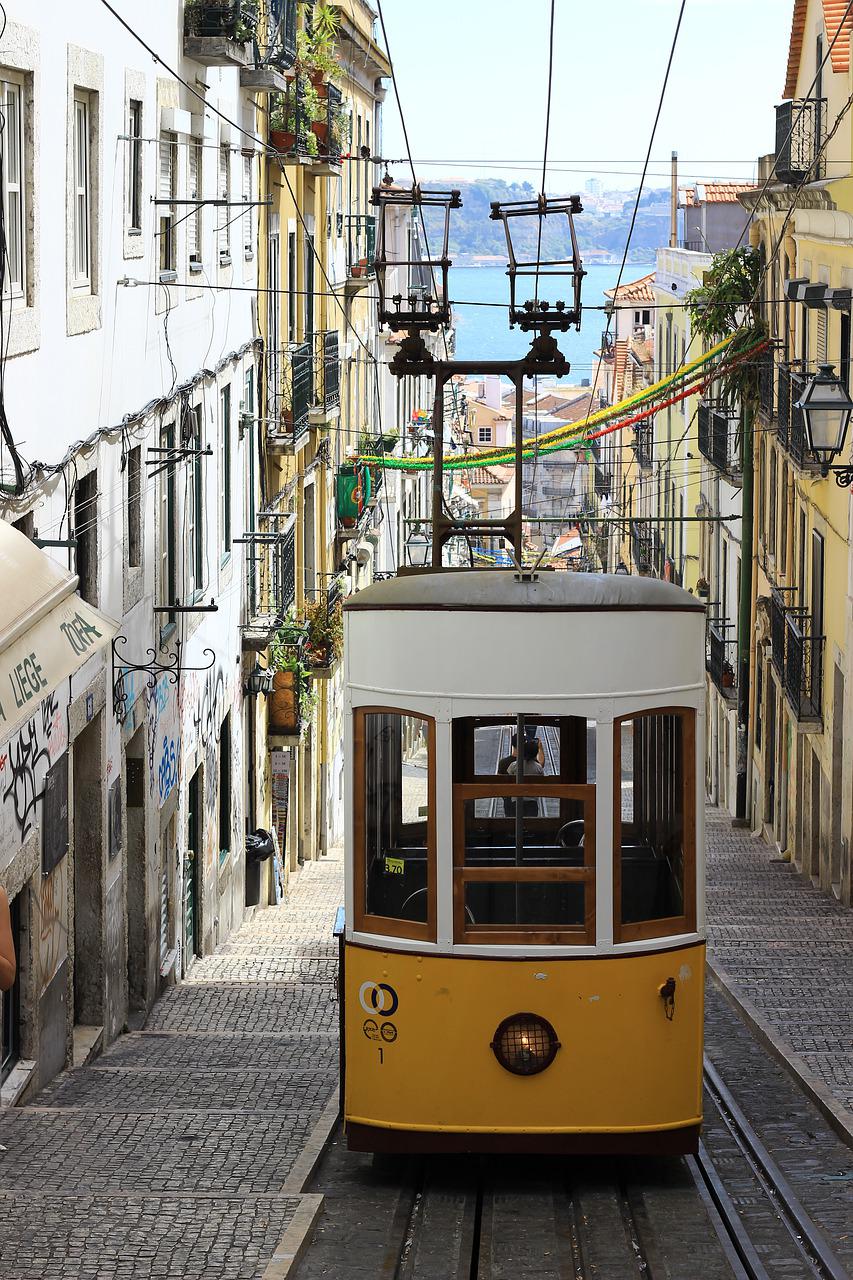 lisbon, europe, travel-4452211.jpg